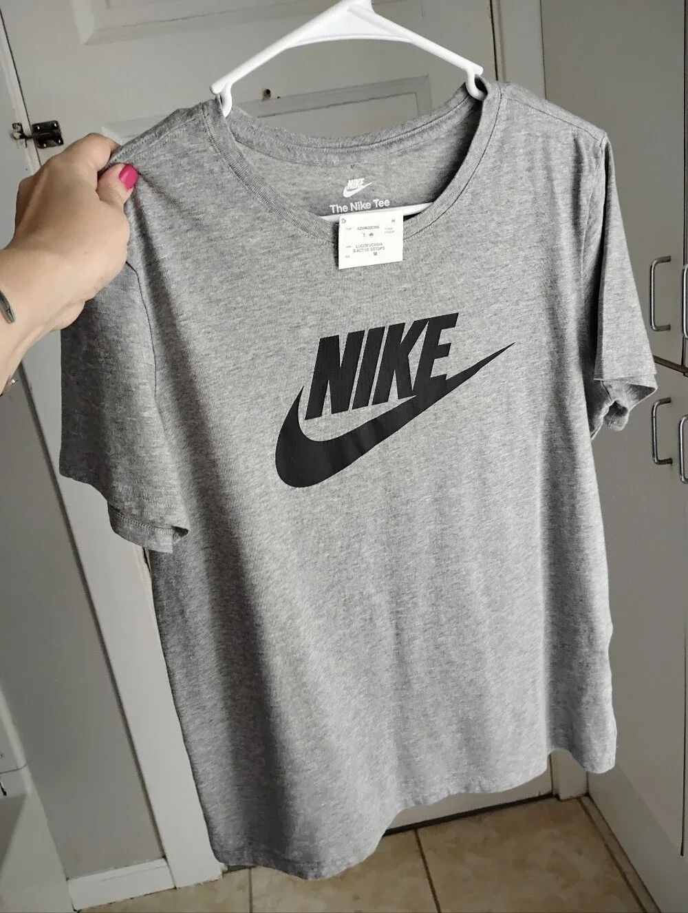 NWT classic ladies heather gray Nike T-shirt top